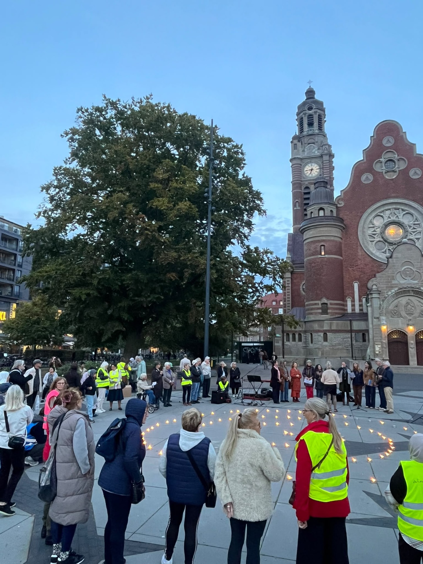 Den 1 oktober 2026 tände Winnet fredsljus för en gemensam framtid för oss i Malmö.